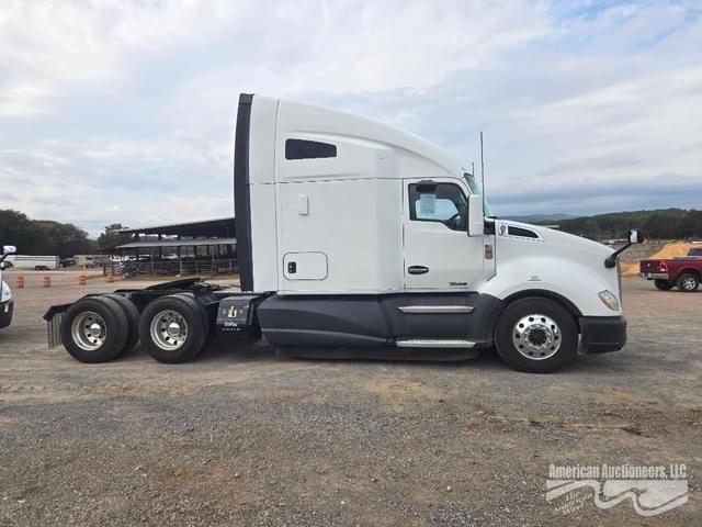 Image of Kenworth T680 equipment image 3