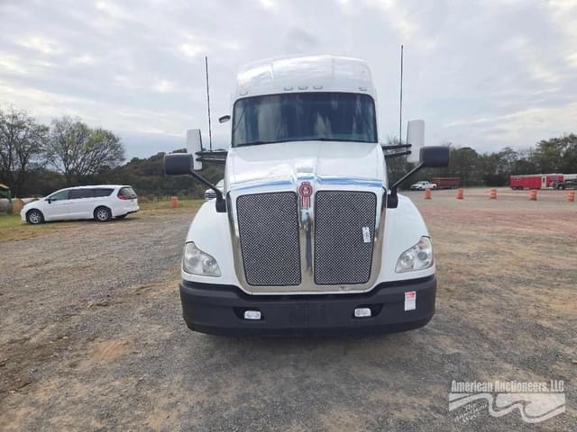 Image of Kenworth T680 equipment image 1