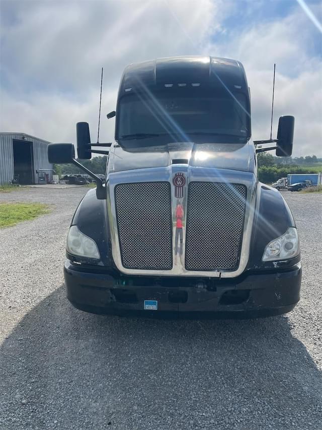 Image of Kenworth T680 equipment image 1