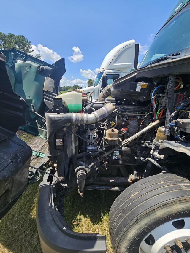 Image of Kenworth T680 equipment image 4