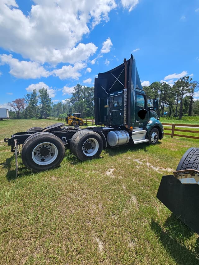 Image of Kenworth T680 equipment image 2