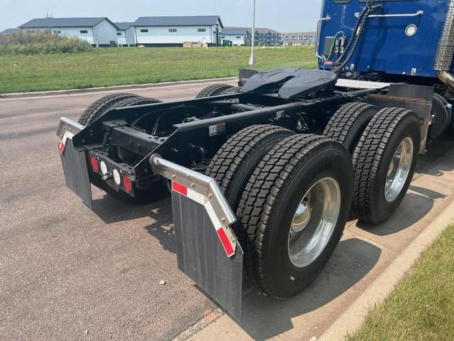 Image of Kenworth T680 equipment image 4