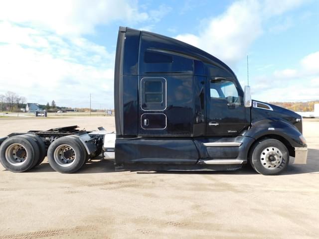 Image of Kenworth T680 equipment image 2
