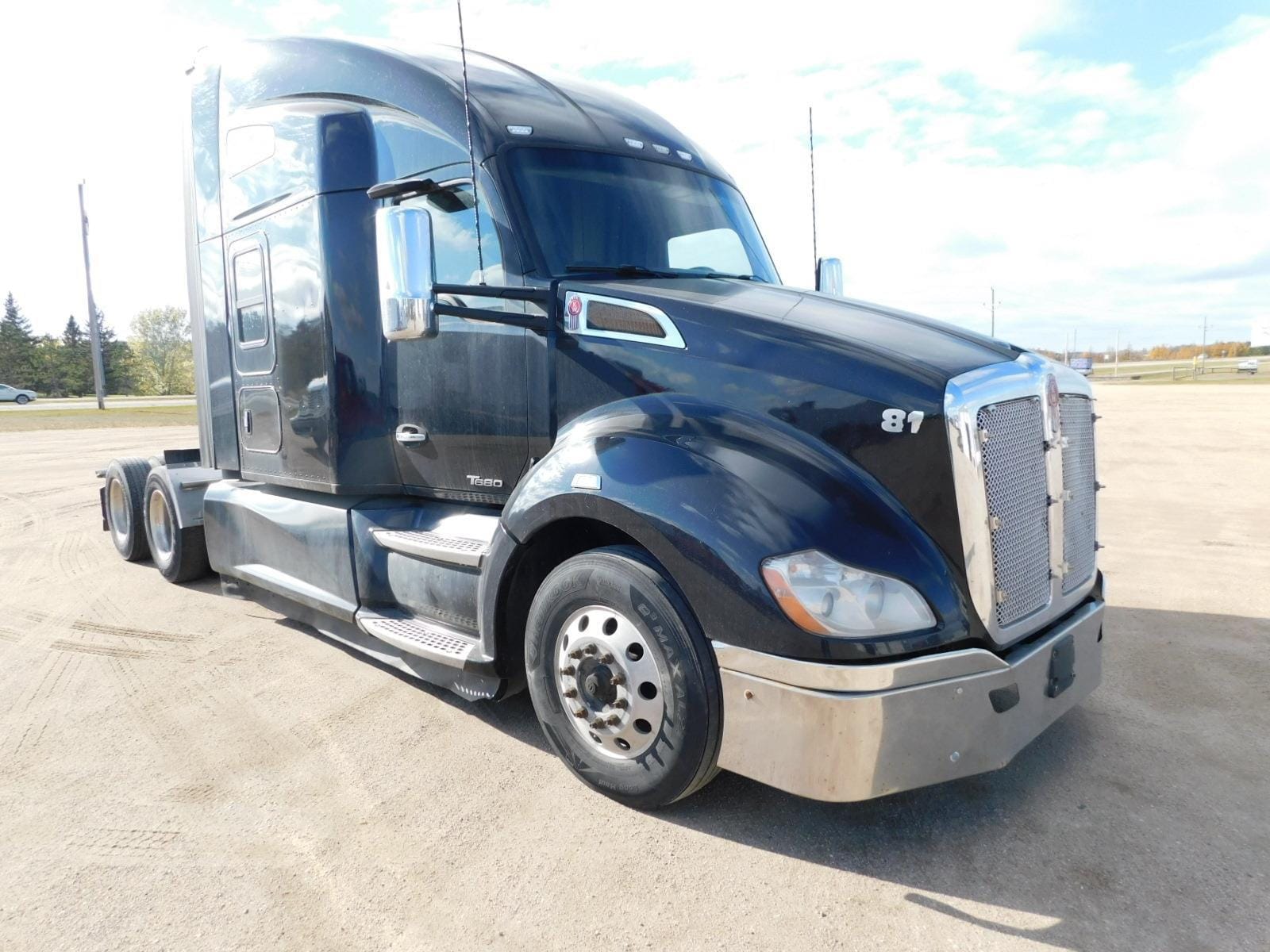 2019 Kenworth T680 Equipment Image0