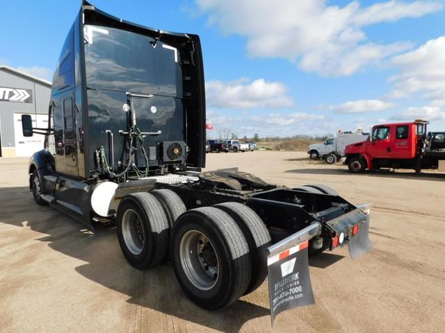 Image of Kenworth T680 equipment image 4