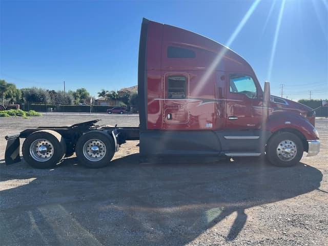 Image of Kenworth T680 equipment image 3