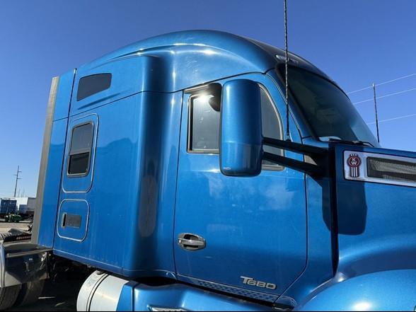 Image of Kenworth T680 equipment image 3