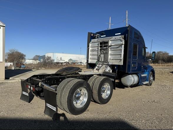 Image of Kenworth T680 equipment image 4