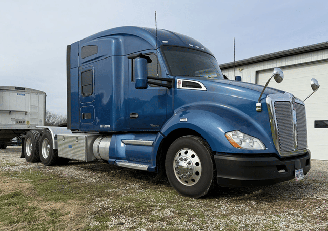 Image of Kenworth T680 equipment image 1