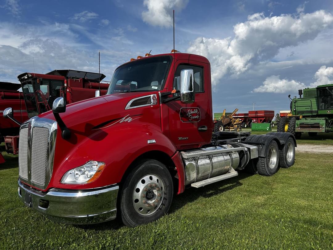 Image of Kenworth T680 Primary image