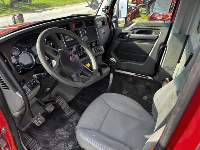 Image of Kenworth T680 equipment image 2