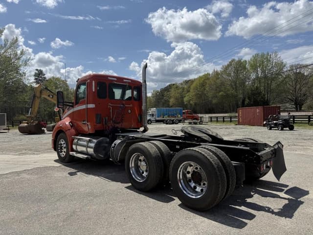 Image of Kenworth T680 equipment image 3