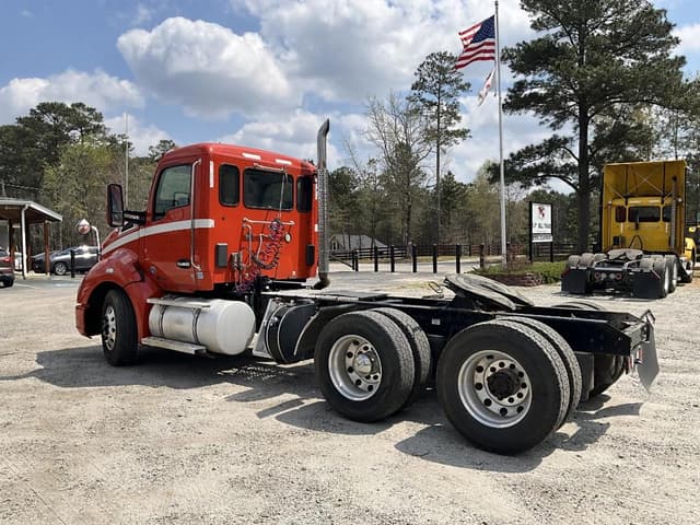 Image of Kenworth T680 equipment image 4