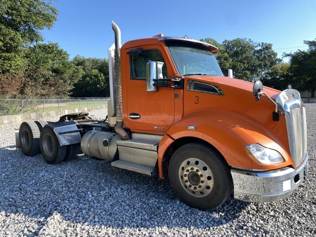Image of Kenworth T680 equipment image 3