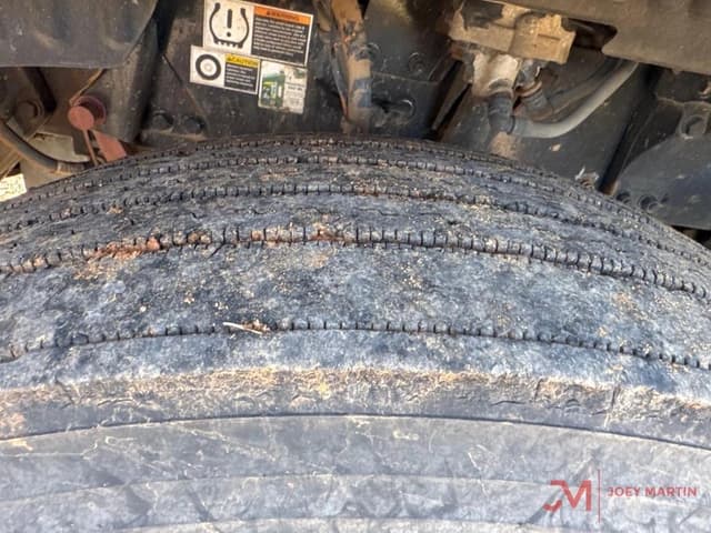 Image of Kenworth T680 equipment image 4