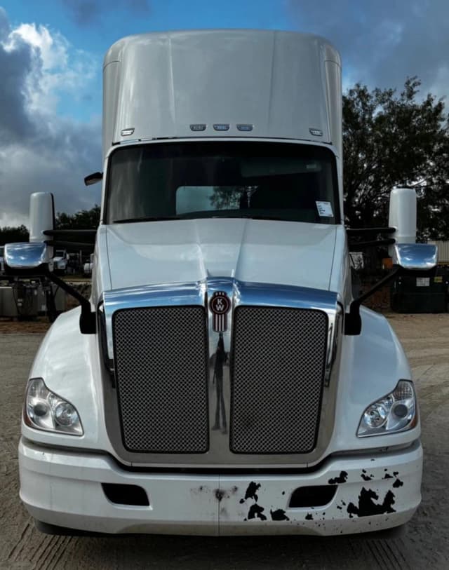Image of Kenworth T680 equipment image 1