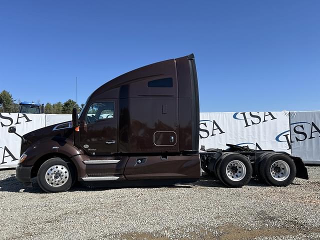 Image of Kenworth T680 equipment image 1