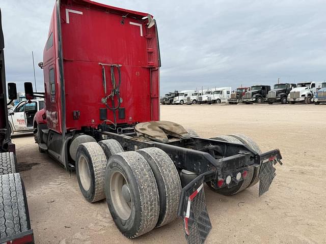 Image of Kenworth T680 equipment image 4