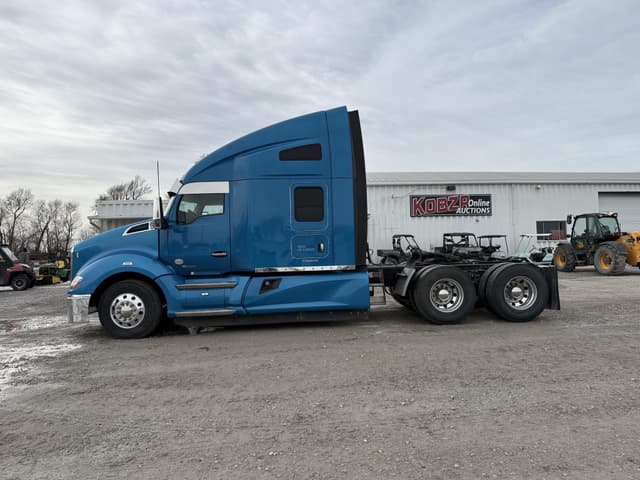 Image of Kenworth T680 equipment image 4