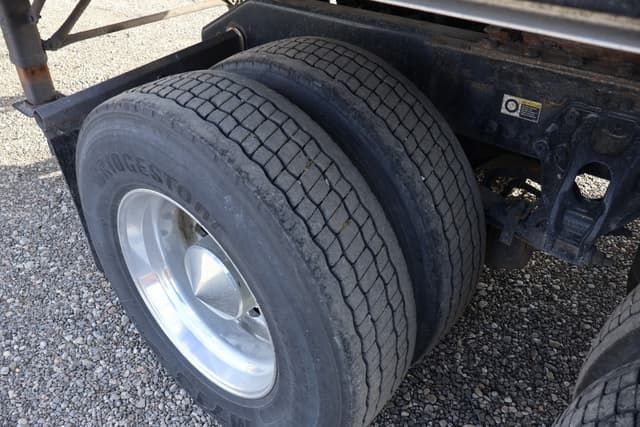 Image of Kenworth T680 equipment image 4