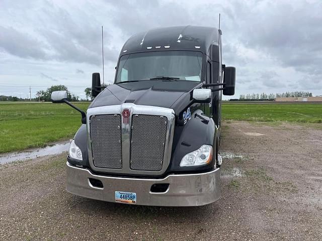 Image of Kenworth T680 equipment image 1