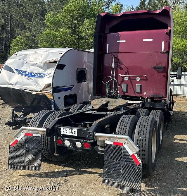 Image of Kenworth T680 equipment image 4