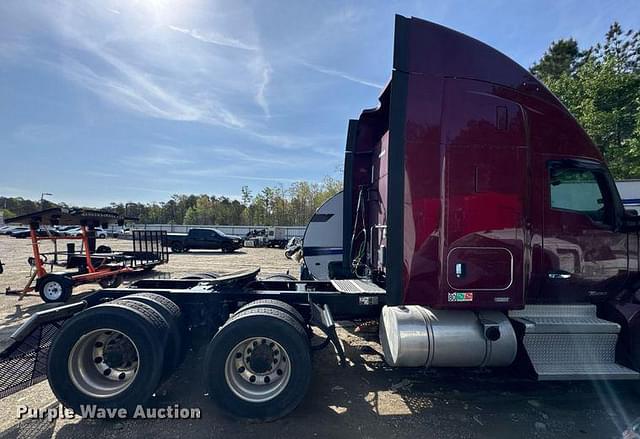 Image of Kenworth T680 equipment image 3