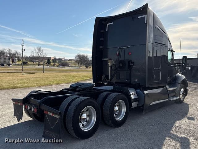 Image of Kenworth T680 equipment image 4