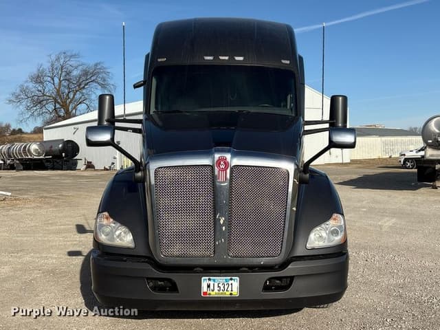 Image of Kenworth T680 equipment image 1