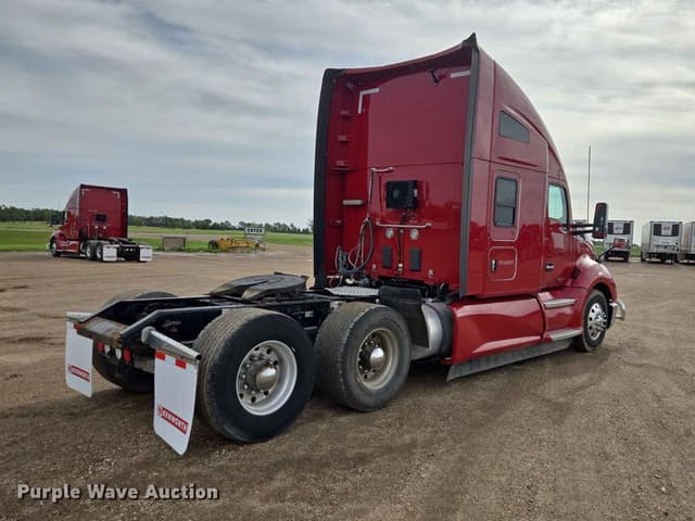 Image of Kenworth T680 equipment image 4