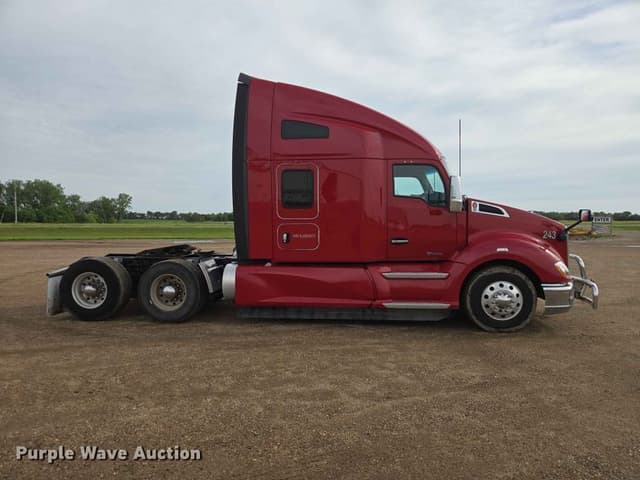Image of Kenworth T680 equipment image 3