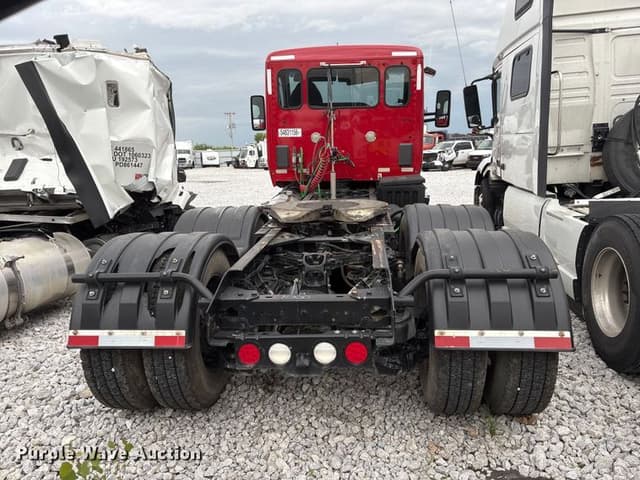 Image of Kenworth T680 equipment image 4