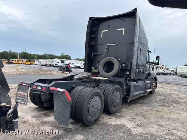 Image of Kenworth T680 equipment image 4
