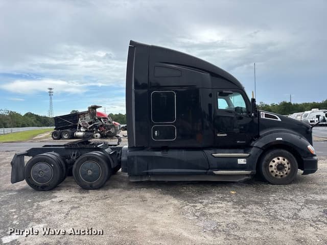 Image of Kenworth T680 equipment image 3