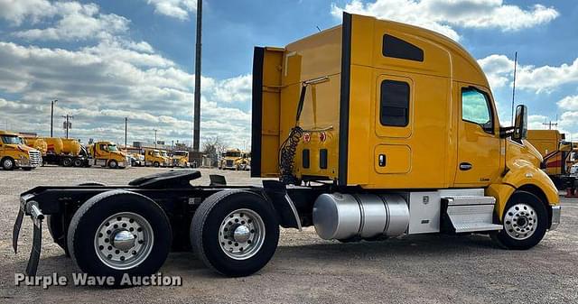 Image of Kenworth T680 equipment image 4