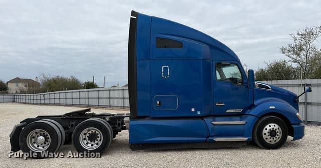 Image of Kenworth T680 equipment image 3