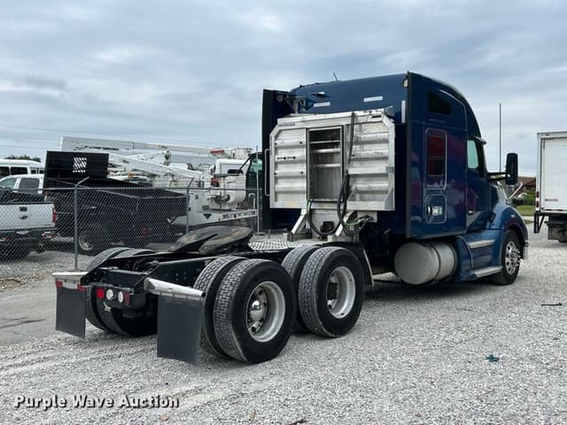 Image of Kenworth T680 equipment image 4