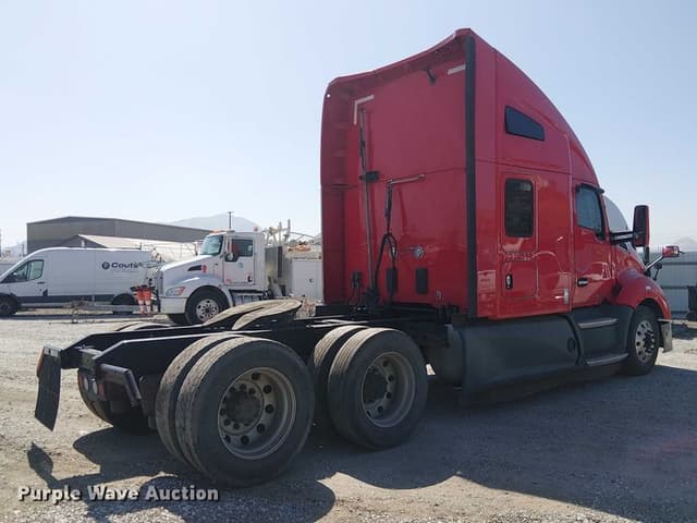 Image of Kenworth T680 equipment image 4