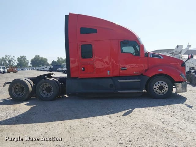 Image of Kenworth T680 equipment image 3