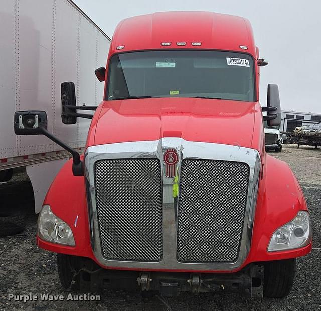 Image of Kenworth T680 equipment image 1