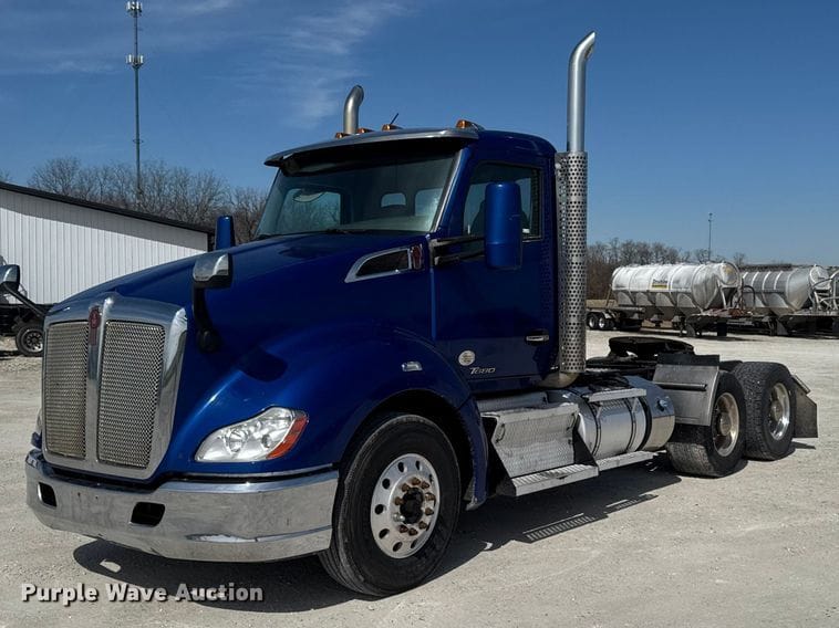 2019 Kenworth T680 Equipment Image0