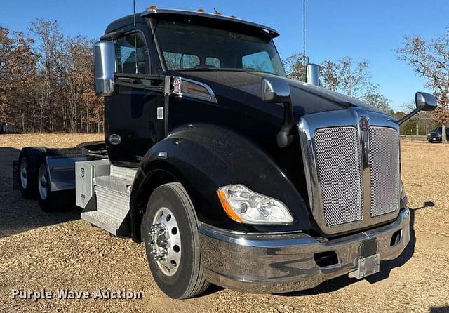 Image of Kenworth T680 equipment image 2