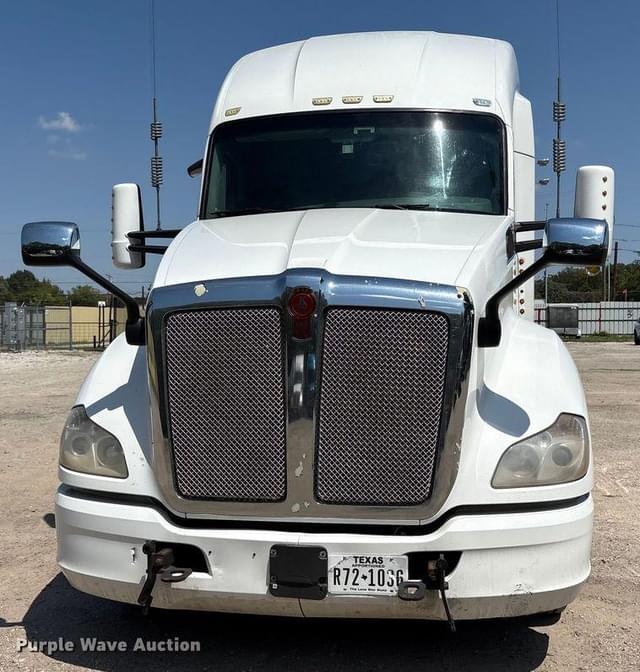 Image of Kenworth T680 equipment image 1