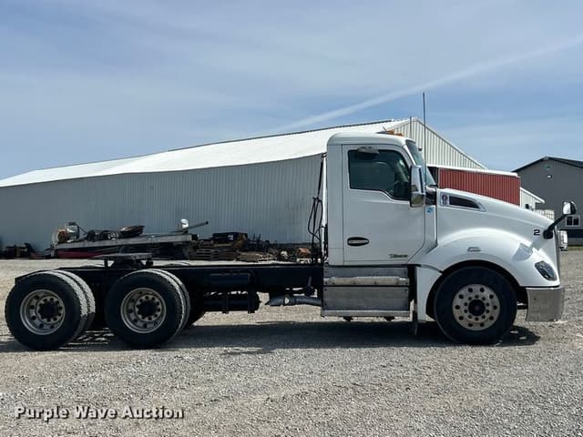 Image of Kenworth T680 equipment image 3