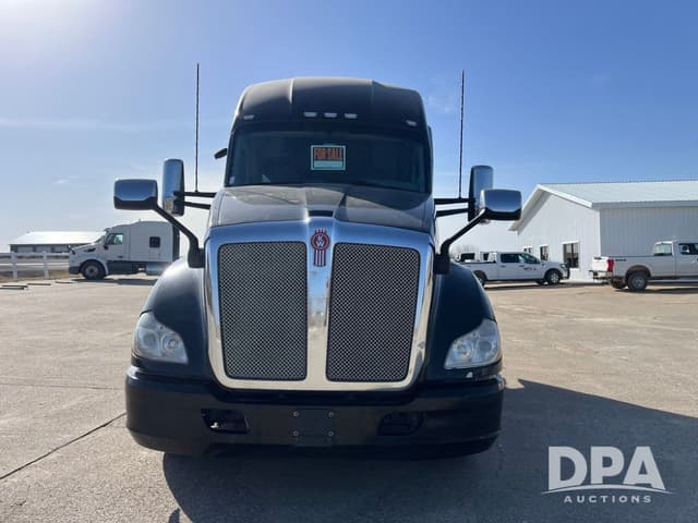 Image of Kenworth T680 equipment image 2