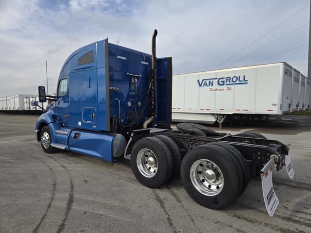 Image of Kenworth T680 equipment image 2