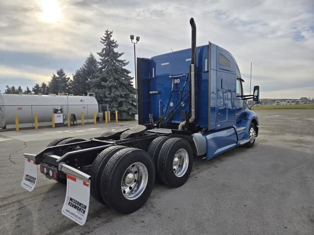 Image of Kenworth T680 equipment image 4