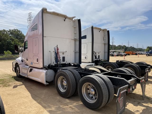Image of Kenworth T680 equipment image 1