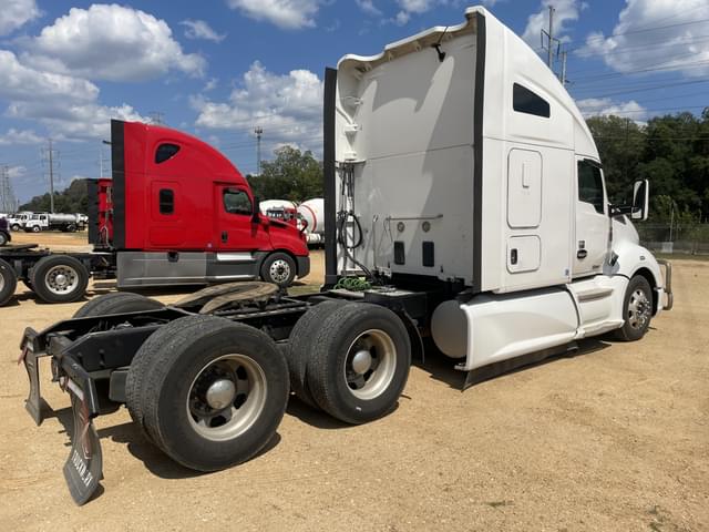 Image of Kenworth T680 equipment image 2