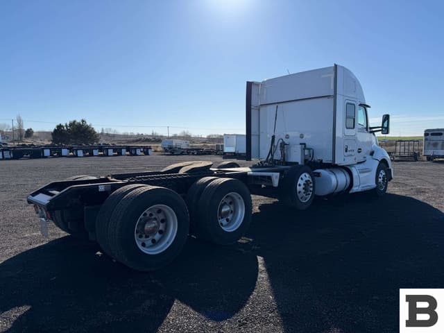 Image of Kenworth T680 equipment image 4